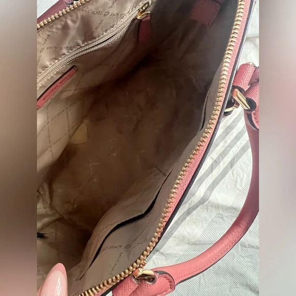 Michael Kors Ciara large leather satchel in rose. - Picture 4 of 16